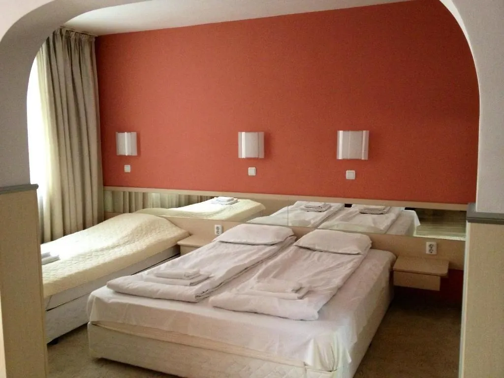 Family Hotel Gran Ivan فارنا
